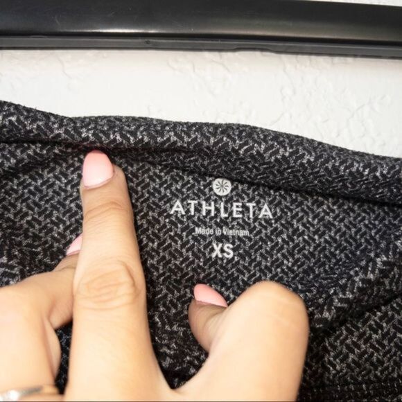 Athleta Gray Glyder Athleisure Cropped‎ Leggings Size XS - Picture 5 of 6